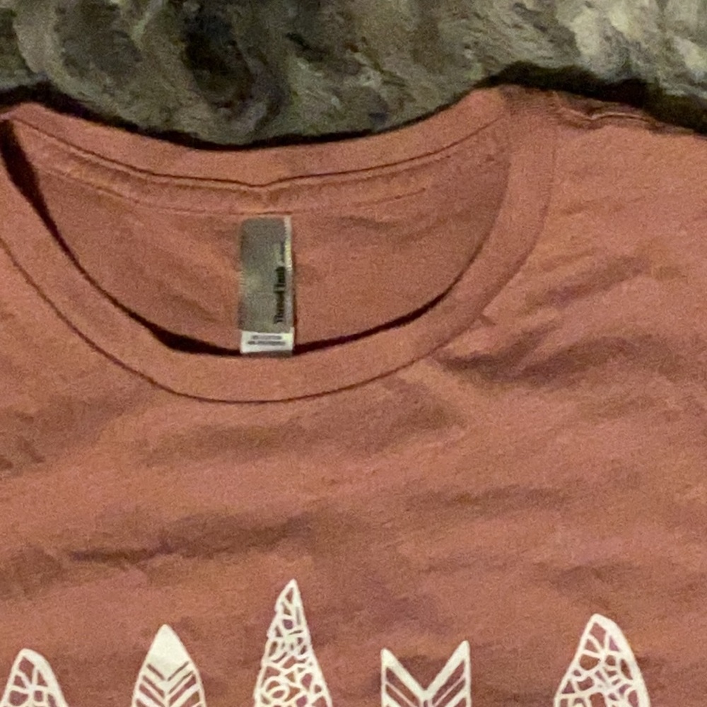 Thread Tank Arrow Tee - Picture 3 of 3
